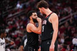 英雄联盟总决赛直播-福建队翻盘太阳，范弗利特统治全场