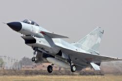 LOL决赛-硬仗封王记，武切维奇末节17分浇灭绿军