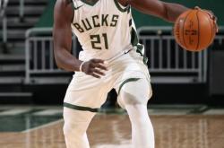 英雄联盟总决赛赛程-关于雄火中锋遭遇犯规离场，球队陷入下风的信息