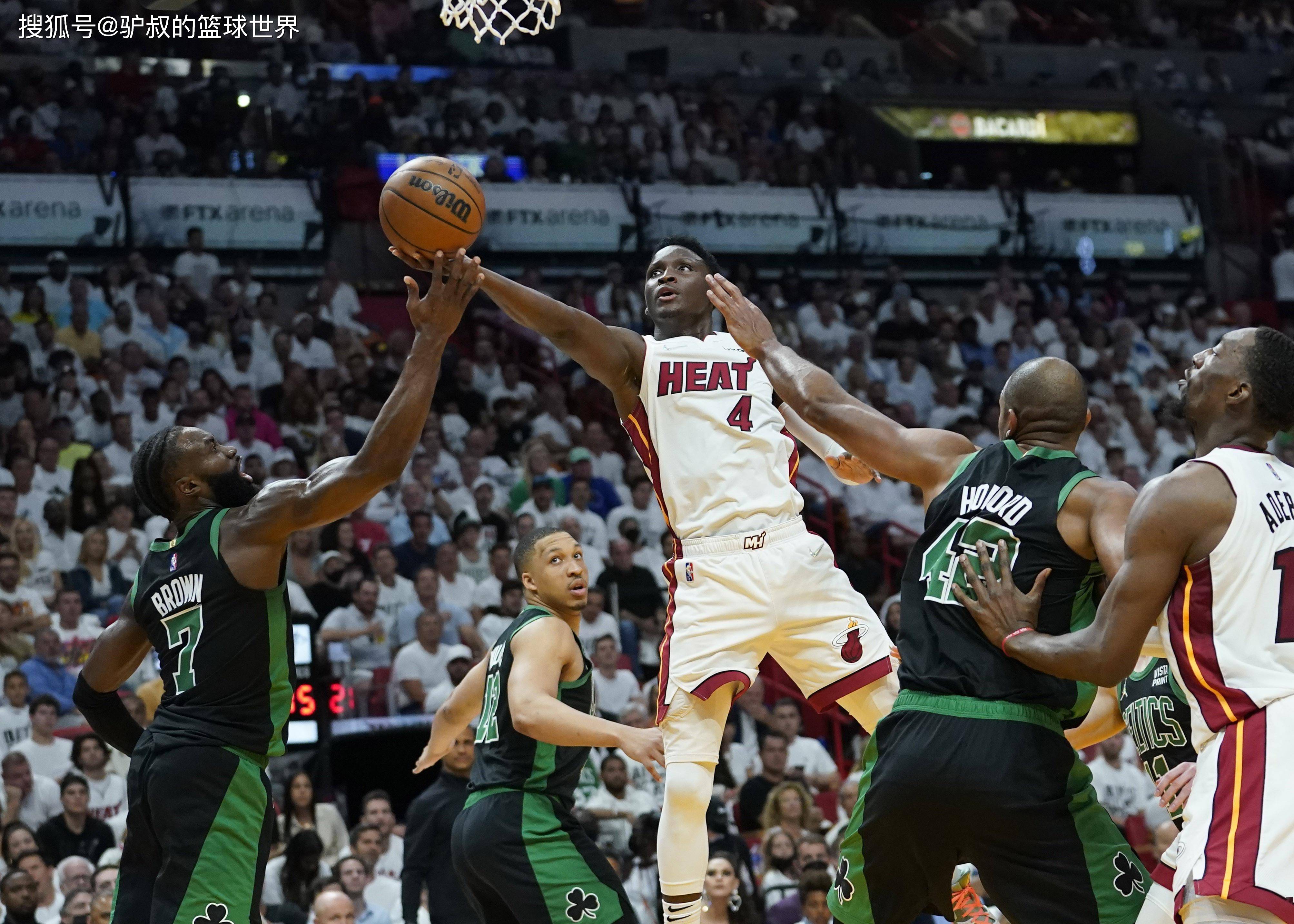 包含热火后卫奥拉迪波表现低迷，球队局势岌岌可危的词条