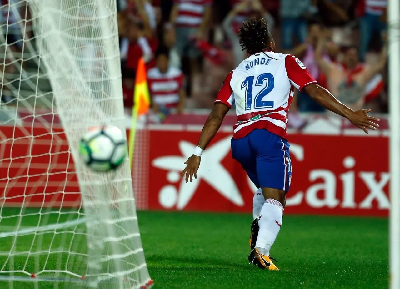 格拉纳达反超，最后时刻绝杀对手