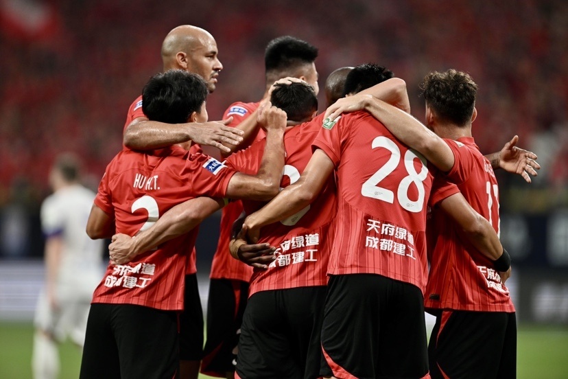 包含武汉三镇主场战平劲旅，保持不败表现的词条