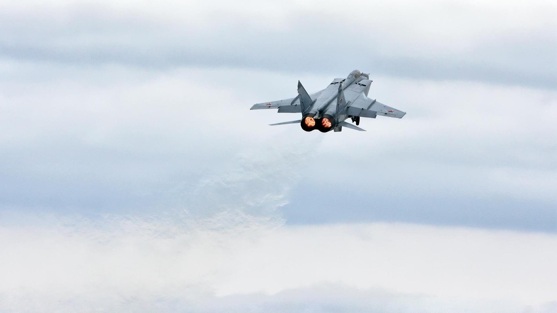 灵光一闪的奇才，阿尔瓦雷斯扛起马竞，神来之笔绝杀新西兰