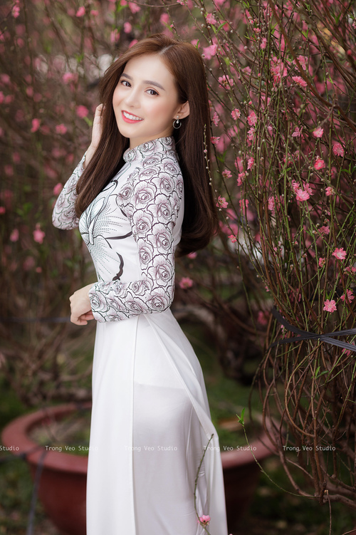 赢家的怒吼!西亚卡姆用一记冷血三分撕碎所有质疑,灰熊险胜魔术之夜他才是真正主宰