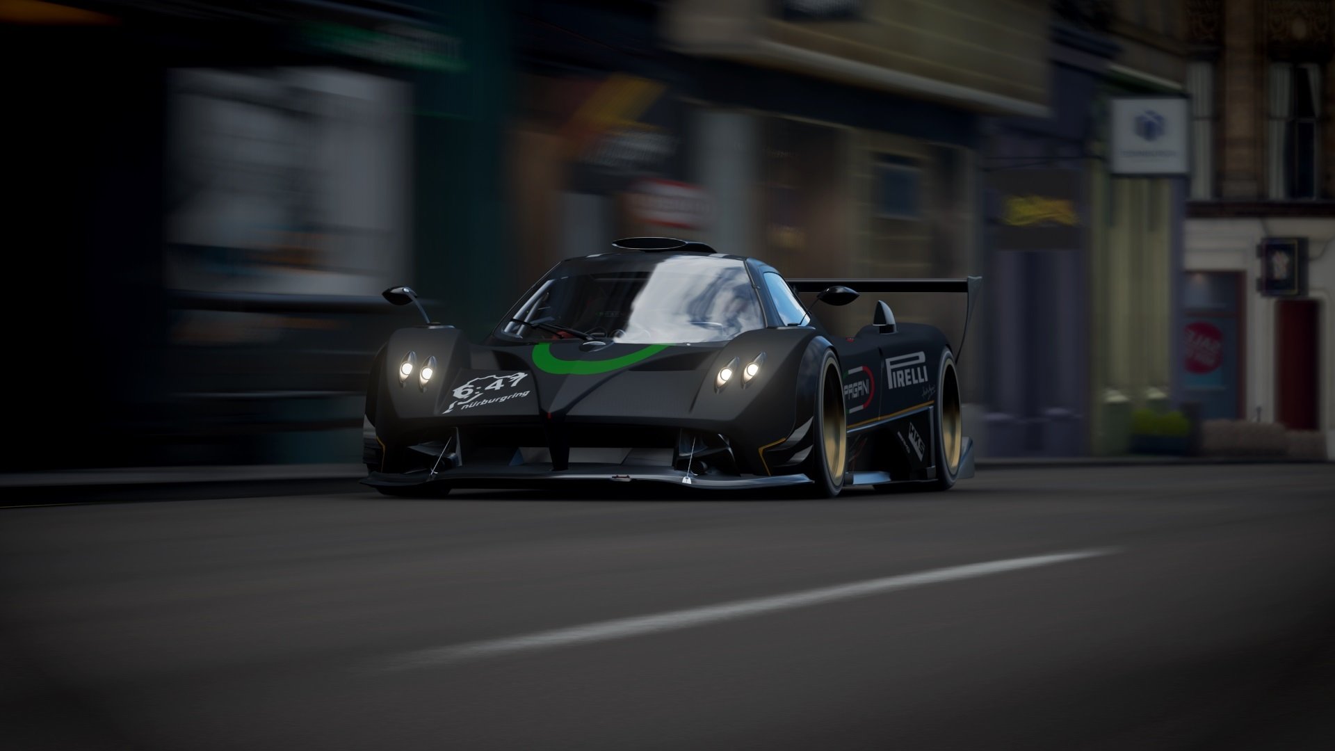 双线高能叙事，当F1夜战引擎咆哮，哈弗茨在绿茵场同步超车