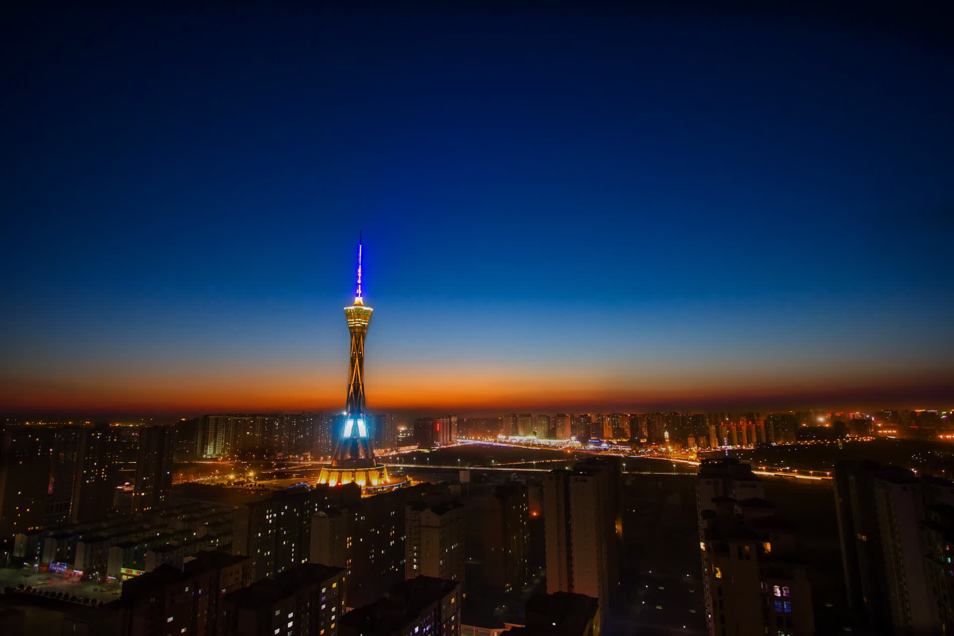 绿茵场上的唯一,当波斯湾的风暴,吹散了亚平宁的云